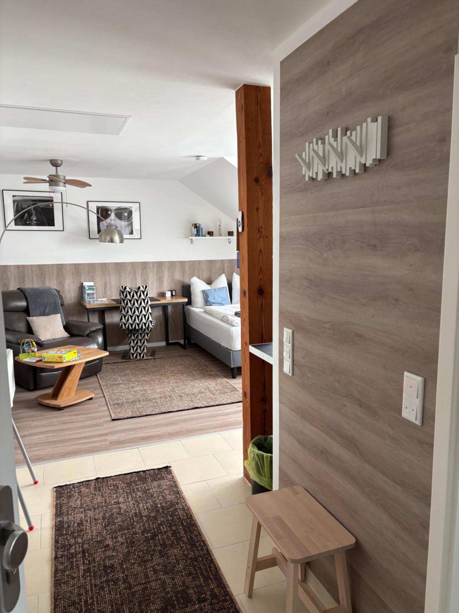 Grosse Gemuetliche Ferienwohnung Mit Klimaanlage, Parkplatz Inklusive Top ! Fürth Екстериор снимка