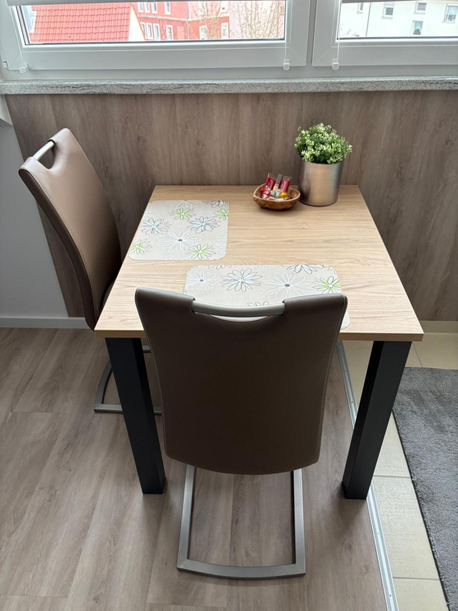 Grosse Gemuetliche Ferienwohnung Mit Klimaanlage, Parkplatz Inklusive Top ! Fürth Екстериор снимка